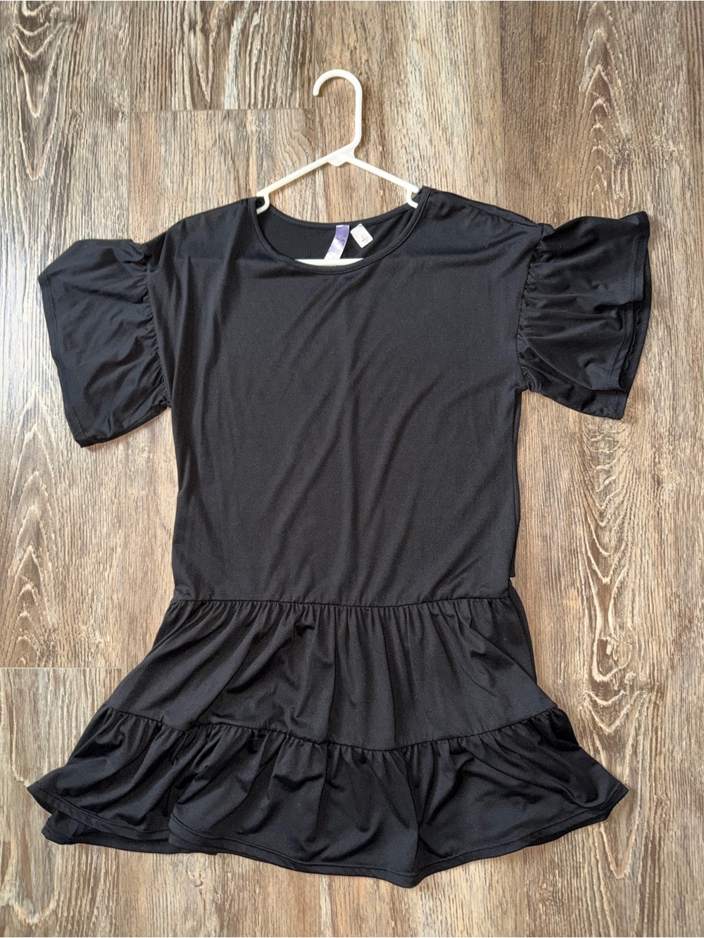 Alya Black tiered, ruffle Tshirt dress with flutter sleeves❤️ Small